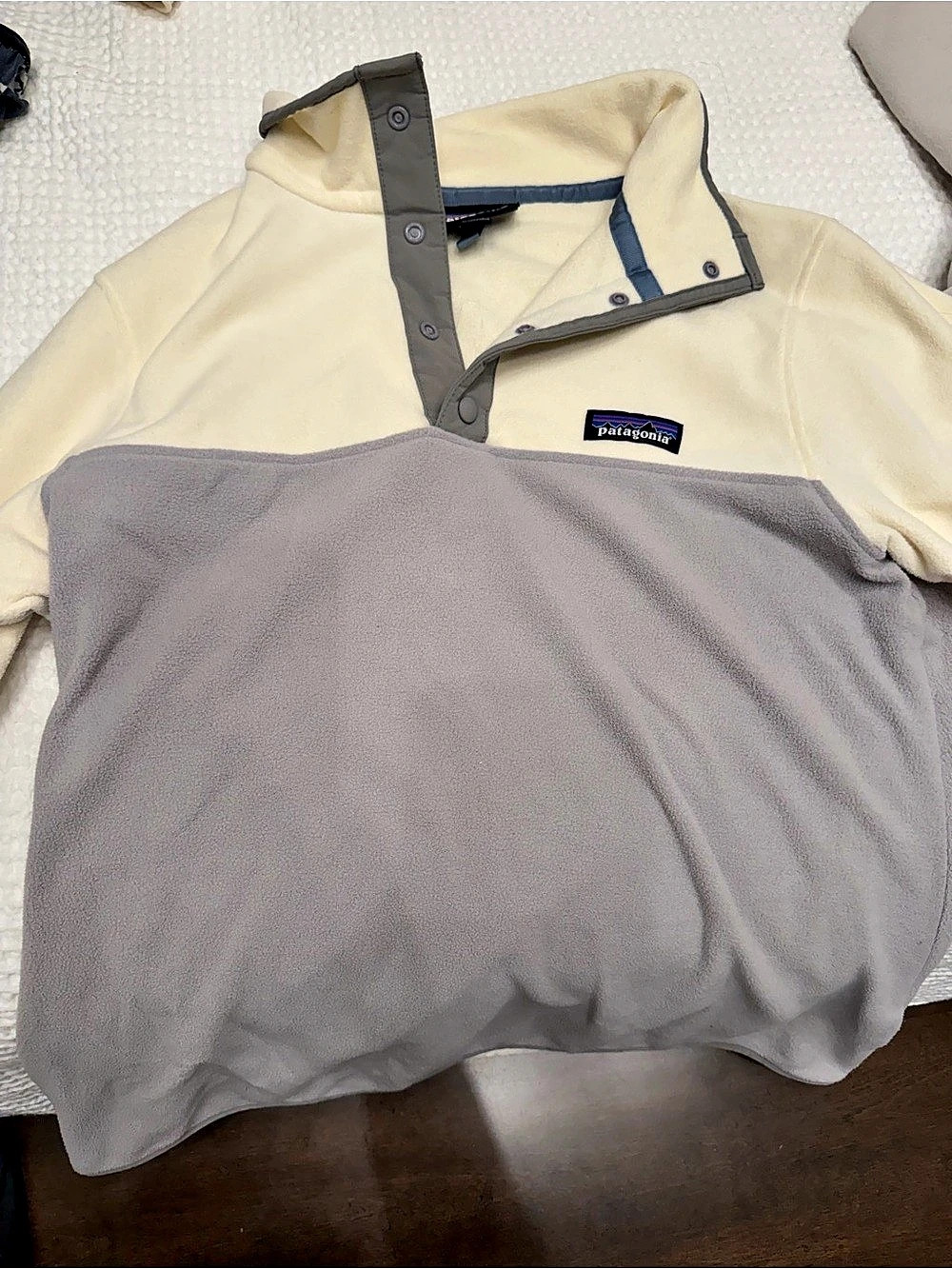 Patagonia Color Block Fleece long sleeve sweater Like New